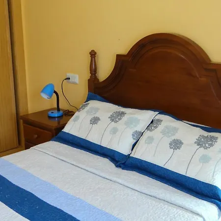 Con Balcon Al Lado De La Iglesia *