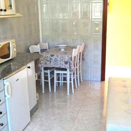 Con Balcon Al Lado De La Iglesia Appartement