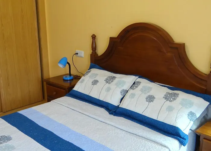 Con Balcon Al Lado De La Iglesia *