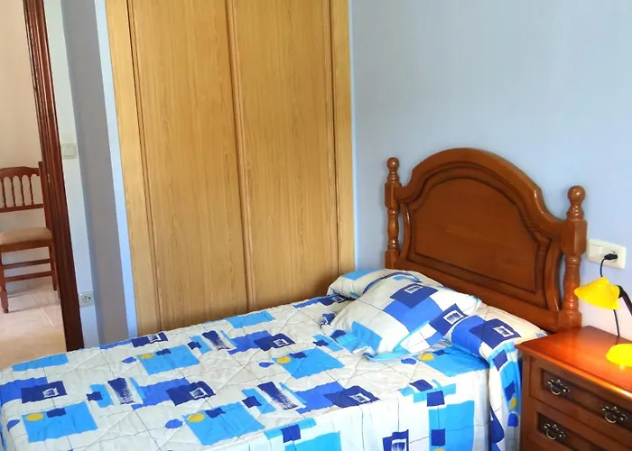 Lejlighed Con Balcon Al Lado De La Iglesia *